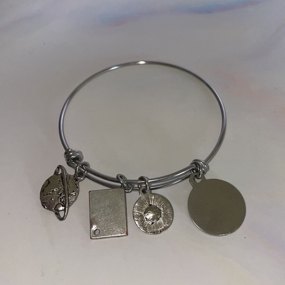 Not all who wander are lost travel bangle bracelet - Picture 7 of 7